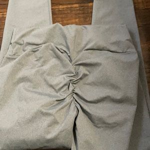 Scrunch butt leggings